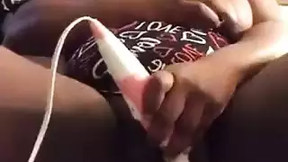 المحترم الأسود يملأ كل الثقوب في جلسة مثلثة صعبة