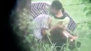 شاب هندي يأخذ صديقته علناً: من تحرش في الحديقة إلى سكس صريح