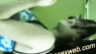 نائب الرئيس في عينيها بوف في سن المراهقة