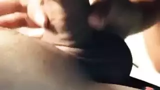 تهدد اخيها سوف تقول لوالدها ان لم يريها القضيب