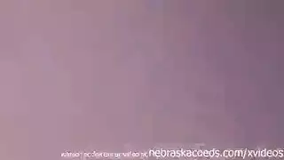 فتاة شرقية تبتلع المني بعد مص قوي