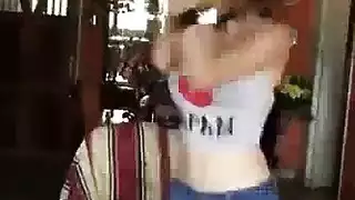 وفرة الأوساخ الأنثوية: غسول الجسم عديم الفائدة على بشرة السحاقيات