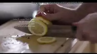 الترجمة: لانا رودس تمارس الجنس أثناء التدليك