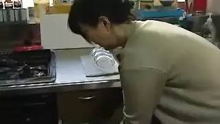 هاردكور إكس إكس إكس مع اليابانية سمراء هيتومي إيسوزو – مشهد إباحي مكثف