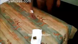 مشهد إباحي: فتاة إيطالية مكممة وتتعرض للضرب من قبل غريب