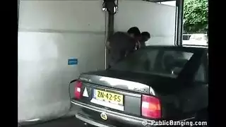 اب اصبع بنته