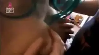 جنس سيارات إكس إكس إكس: إيفا تمص قضيب وتحصل على عمل قدم