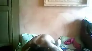 الحوريات المتجمدة تتخيل ديلدو في الحلق العميق و مهبلات محشوة بالديلدو