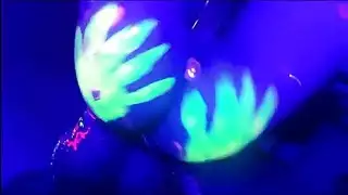 قطار شرجي بين الأعراق: تجميع لمشاهد جنس جماعي جامحة