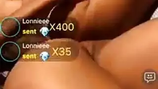 فتيات عاريات مرنات في مثلية ثلاثية خلال اليوغا