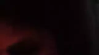 فاتنة الناري فيينا الحلو الاستحمام جسدها النحيل