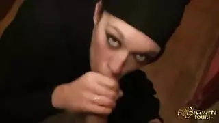 خيال الاختراق المزدوج: عاهرة محجبة تُحشى مزدوجة