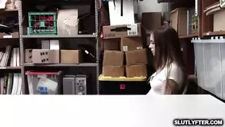 سمر بروكس تحصل على قذف كبير على وجهها من حمولة المدير السميكة