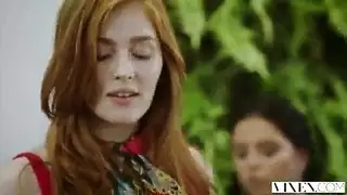 تحليل قوي مع فتاة مثيرة تأخذ زبًا شابًا ضخمًا