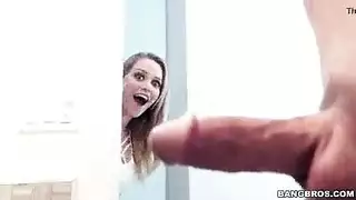 الأخ يكشف عن قضيبه المنتصب – الأخت تتوسل للجماع الإباحي