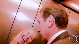 ثقب صغير يتشوق لاختراق عنيف