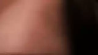 مصري مع خطيبته في اوضة